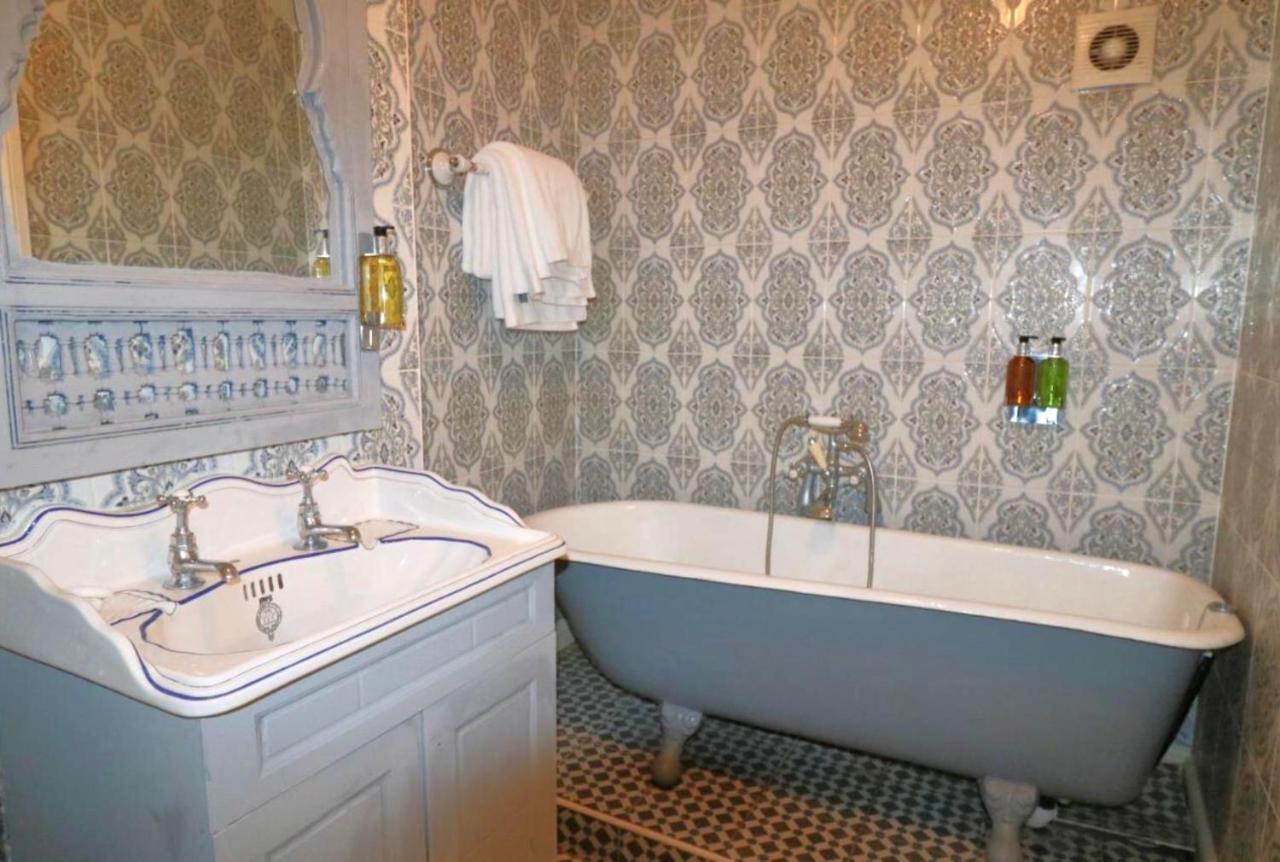 Twin Room with Bath
